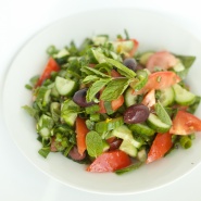 Витаминный салат со шпинатом
